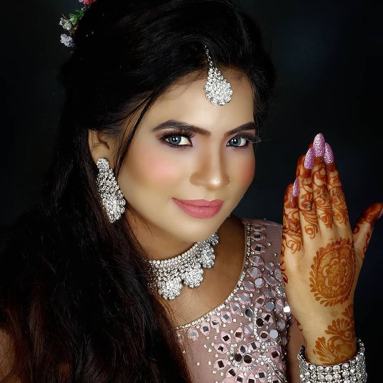 best makeup artist kanpur