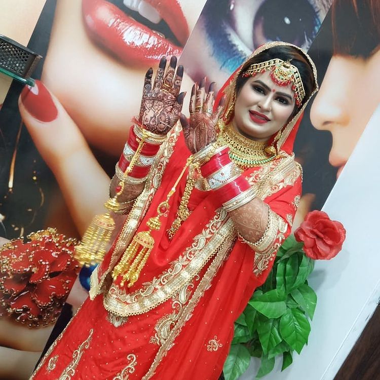 Freelance Makeup Artist in Kanpur